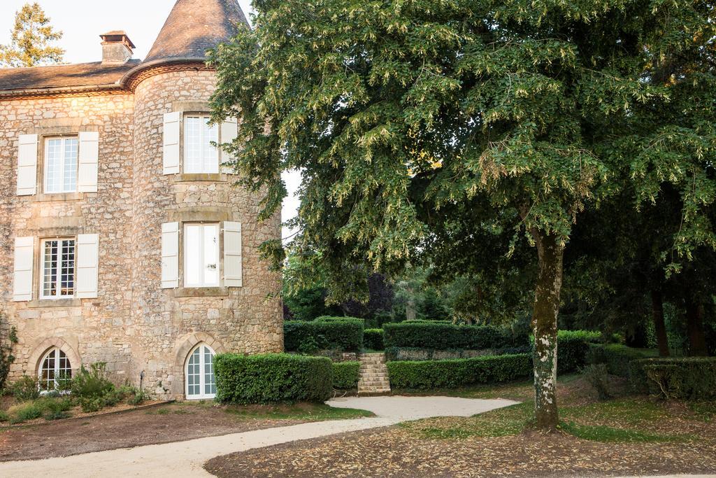 Chateau De Maraval Cenac-et-Saint-Julien Exterior photo